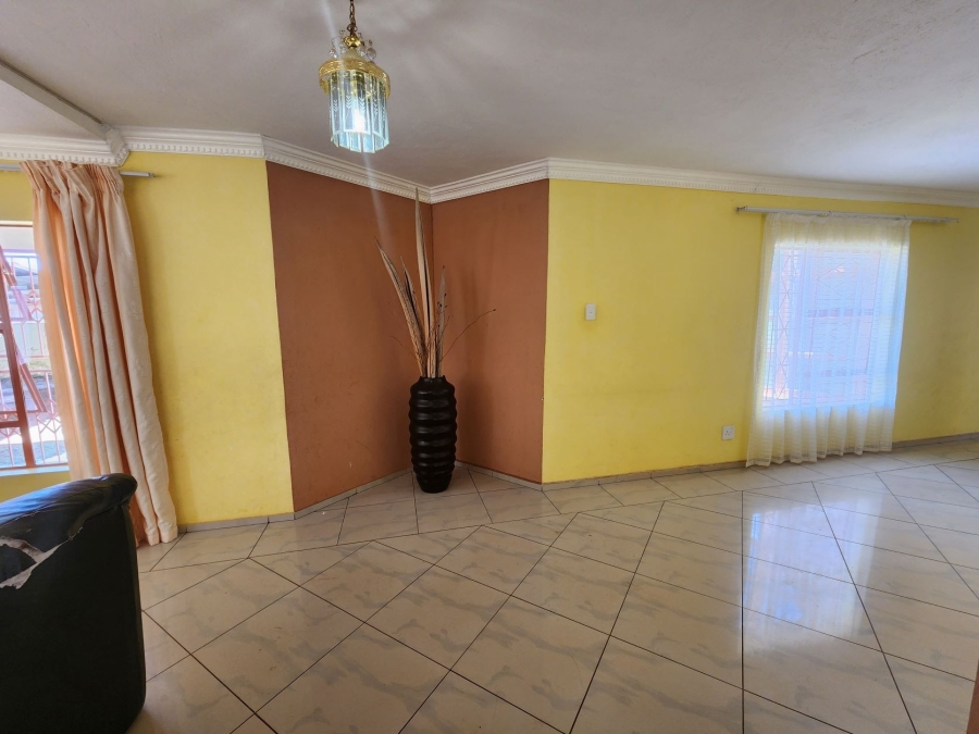 6 Bedroom Property for Sale in Flora Park Northern Cape